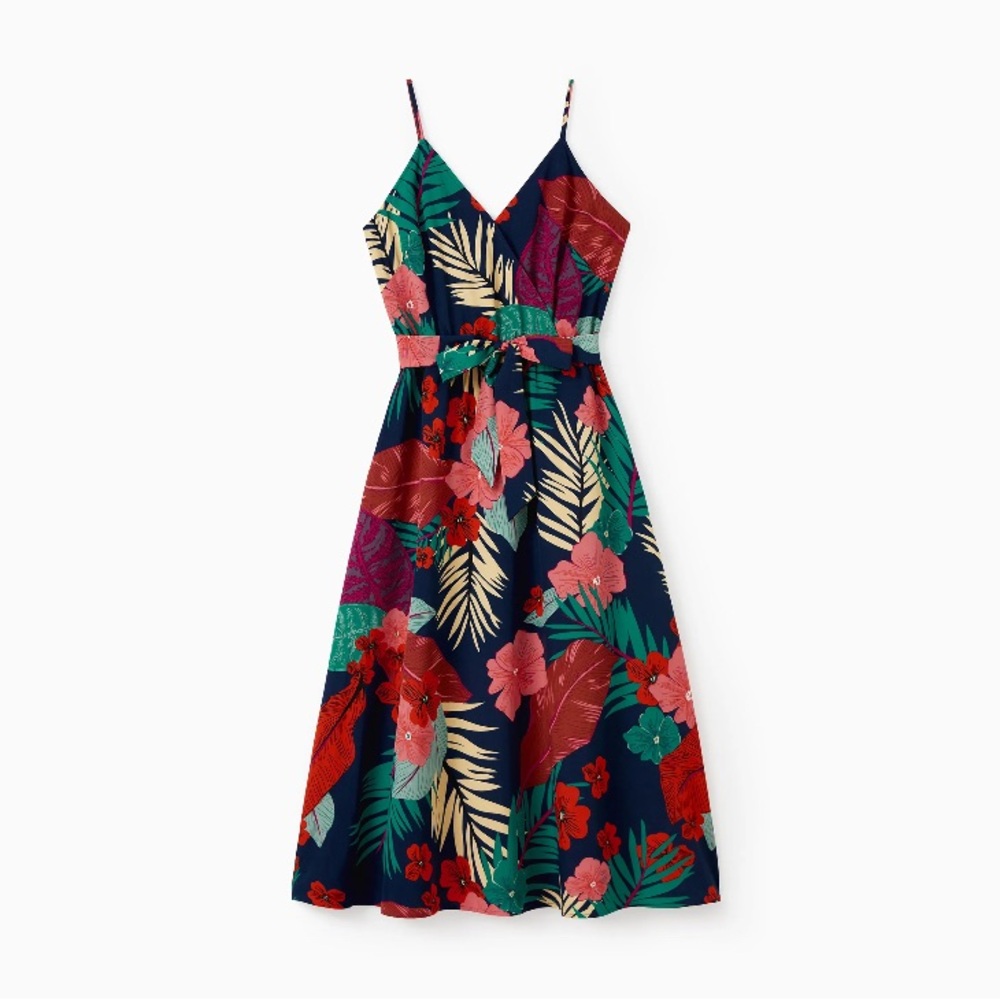 Floral Panel Black tee and V-neck Strap Dress with Hidden Snap